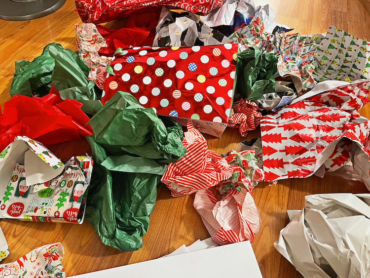 Recycling Christmas wrapping paper: Tips for your leftover holiday